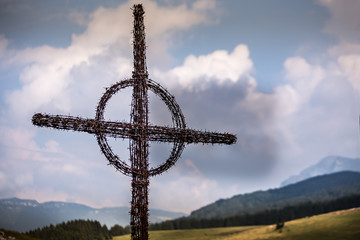 Obraz premium Barbed wire cross, buit in memory of fallen soldiers during the WWI