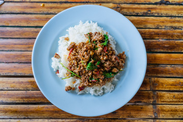  Stir fried pork with basil