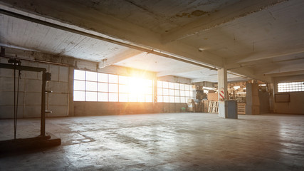 Leere Lagerhalle der Industrie als Fabrik Depot