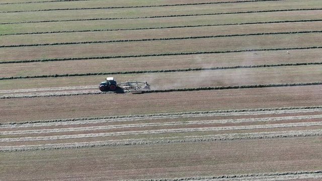 A tractor in the countryside4