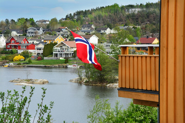 jezioro w Moss, flaga Norwegii © VinyLove Foto