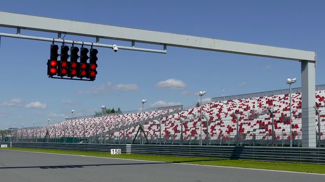 Raceway Traffic lights on pit line