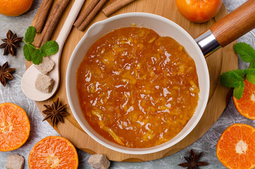 Orange marmalade with peel