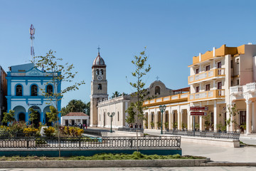 Kuba, Bayamo;  Platz der Revolution, Nordseite, mit Blick auf Kirche und Geburtshaus von Pedro...