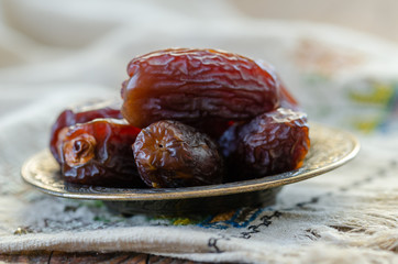 Dried dates