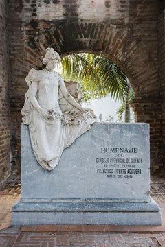 Kuba, Bayamo;  Statue zur Erinnerung an " Francisco Vincente Aguilera ", am Platz der Helden.