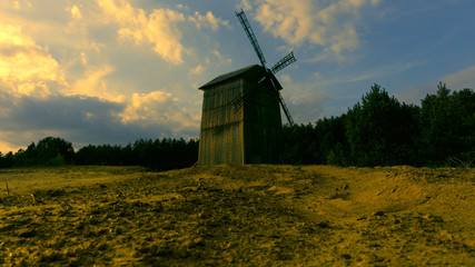 stary wiatrak © Krystian