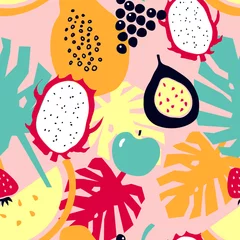 Foto op Aluminium Seamless pattern with tropical fruits - melon  dragon fruit  papaya  strawberry  apple  grapes  passion fruit. Cartoon backdrop with fruits and monstera leaves. © Anastasiia Komarova