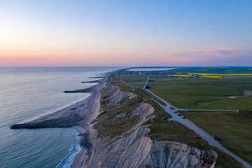 landscape frome a shore and a cliff on the ocean