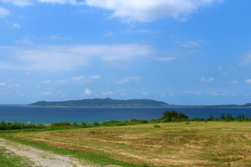 Fototapeta premium 石垣島から見る竹富島
