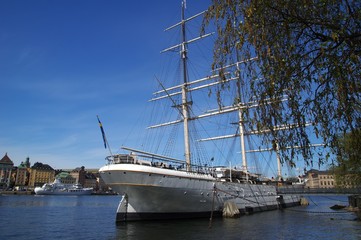 Segelboot in stockholms Hafen