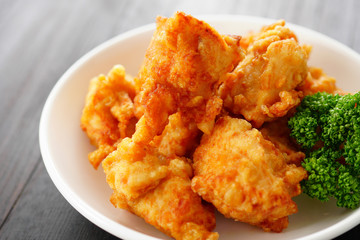 鶏ムネ肉の塩から揚げ