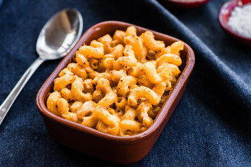 macaroni cheese with curly pasta