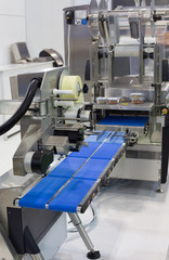 Labeling machine in food production