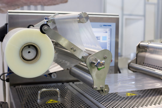 Food packaging machine