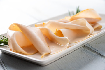 Portata di fesa di tacchino arrosto a fette