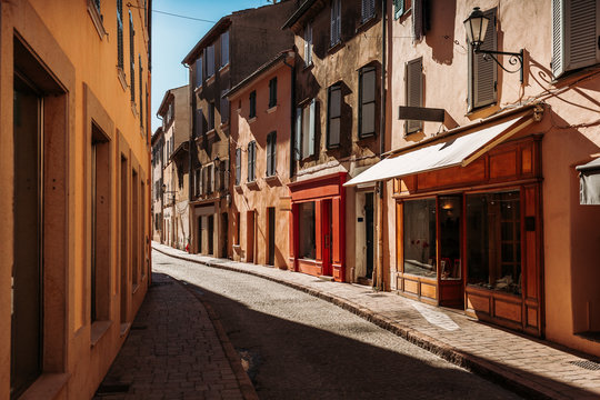 Fototapeta Saint Tropez street