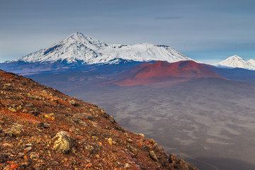 Mount Ostry Tolbachik, the highest point of volcanic complex on the Kamchatka, Russia. - obrazy, fototapety, plakaty