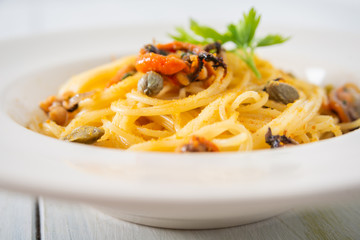 Spaghetti con cozze e bottarga