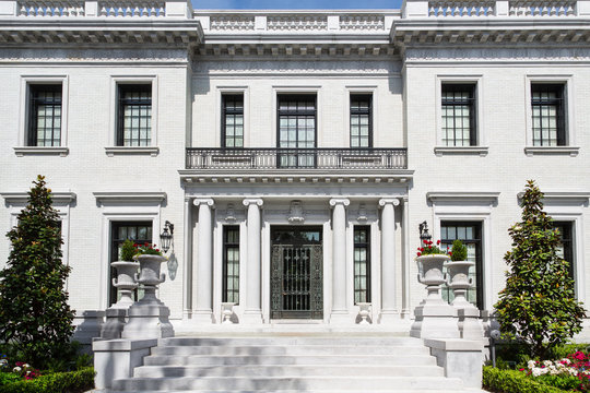 An old white stone mansion in Savannah, Georgia