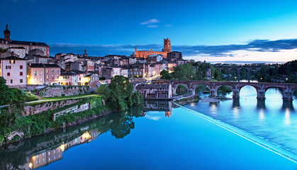 Obraz premium Cityscape of Albi at night in France