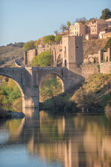 Puente de Alc&aacute;ntara Rio tajo en Toledo Espa&ntilde;a
