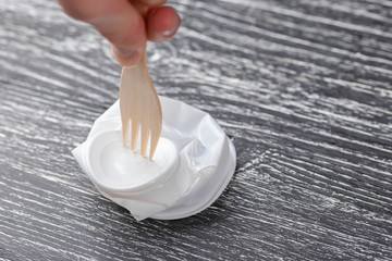 Bio kitchen fork broke a white plastic cup