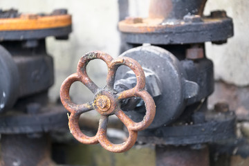 Gate valve with wheelhead and flange body for isolation of water or gas