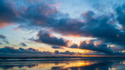 Fototapeta na wymiar Pacific Beach Sunset
