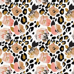 Fotobehang Abstract naadloos bloemenpatroon: bloemen met zebrastrepen, luipaardvelprint © Tanya Syrytsyna