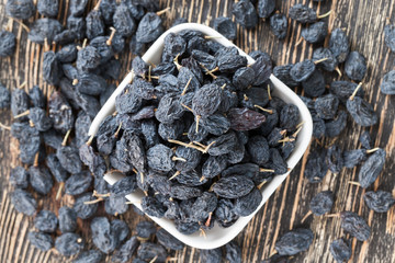 Dry grapes raisins plate