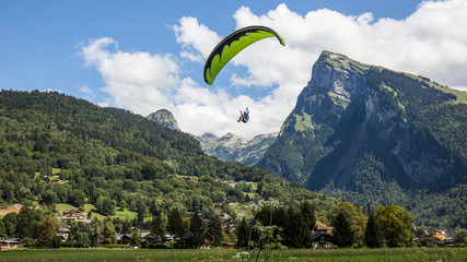 Paragliding in Samoens