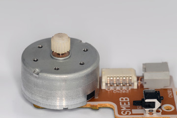 Electric motor and plastic gears