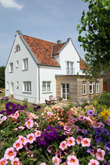 Fototapeta na wymiar Einfamilienhaus zuhause skandinavisch romantisch Architektur