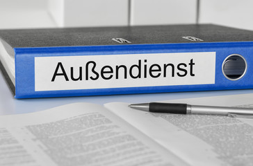 Aktenordner mit der Beschriftung Außendienst