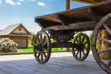 Obraz premium Wooden old cart