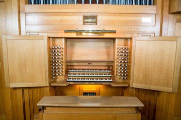 Organ, keyboard instrument of more pipe divisions 
