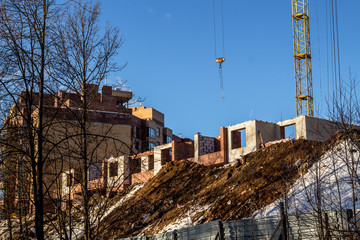 Construction of a high-rise apartment building, erection of first floors