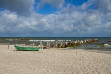 Boot am Ostseestrand
