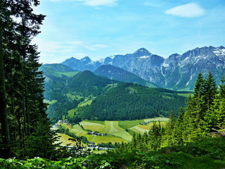 Fototapeta na wymiar Austrian Alps-down St.Martin