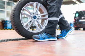 Sicherheitsschuhe © PIRML