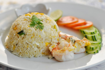 stir-fried rice with shrimp and vegetable