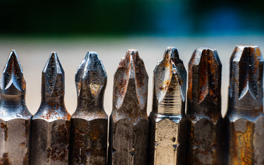 Used Hex PH2 bits for the screwdriver. Interesting close-up photo.