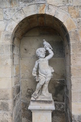 Fototapeta na wymiar Skulptur am Fasanenschlösschen in Moritzburg