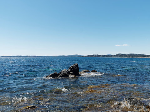 C&ocirc;te d'azur. Les Issambres. Vue littoral de la plage san Pe&iuml;re en direction du sud et du golfe de Saint-Tropez