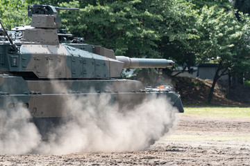Obraz na płótnie Canvas 陸上自衛隊の戦車