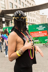 Hombre homosexual celebrando el orgullo gay.