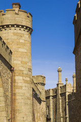 Obraz premium Stone walls and towers of the Vorontsov Palace Museum against the blue sky.Crimea.