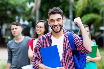Spanischer Student hat den Abschluss geschafft