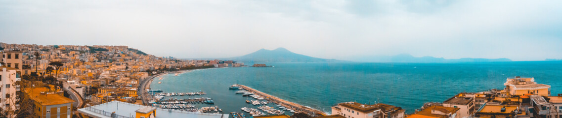 Fototapeta na wymiar 180 degree panorama of napoli, italy